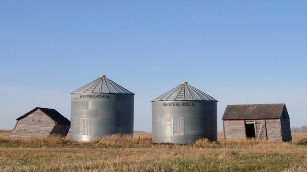 sm_grain bins rural