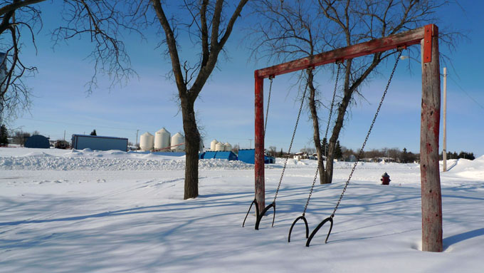 kerri_frozen swings rural