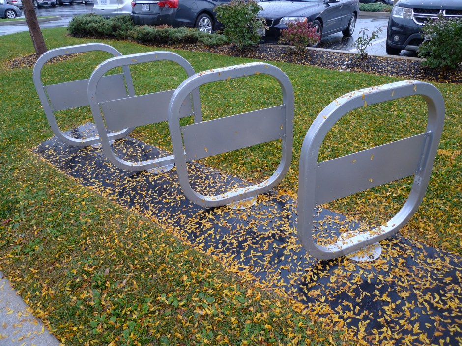 08_Donna_bike racks.JPG