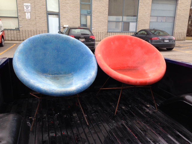 25_Barabara_two chairs