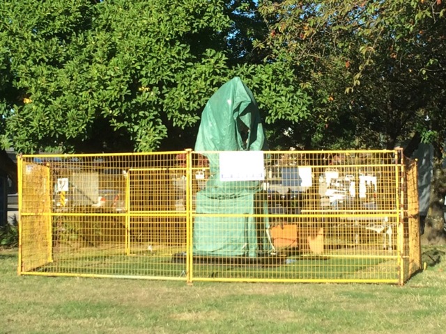 04_96 Unknown Monument-GS