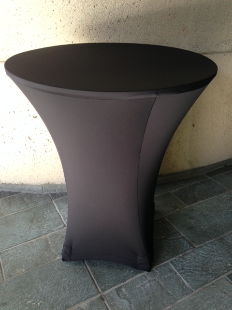 10_Barbara_Lounder_table