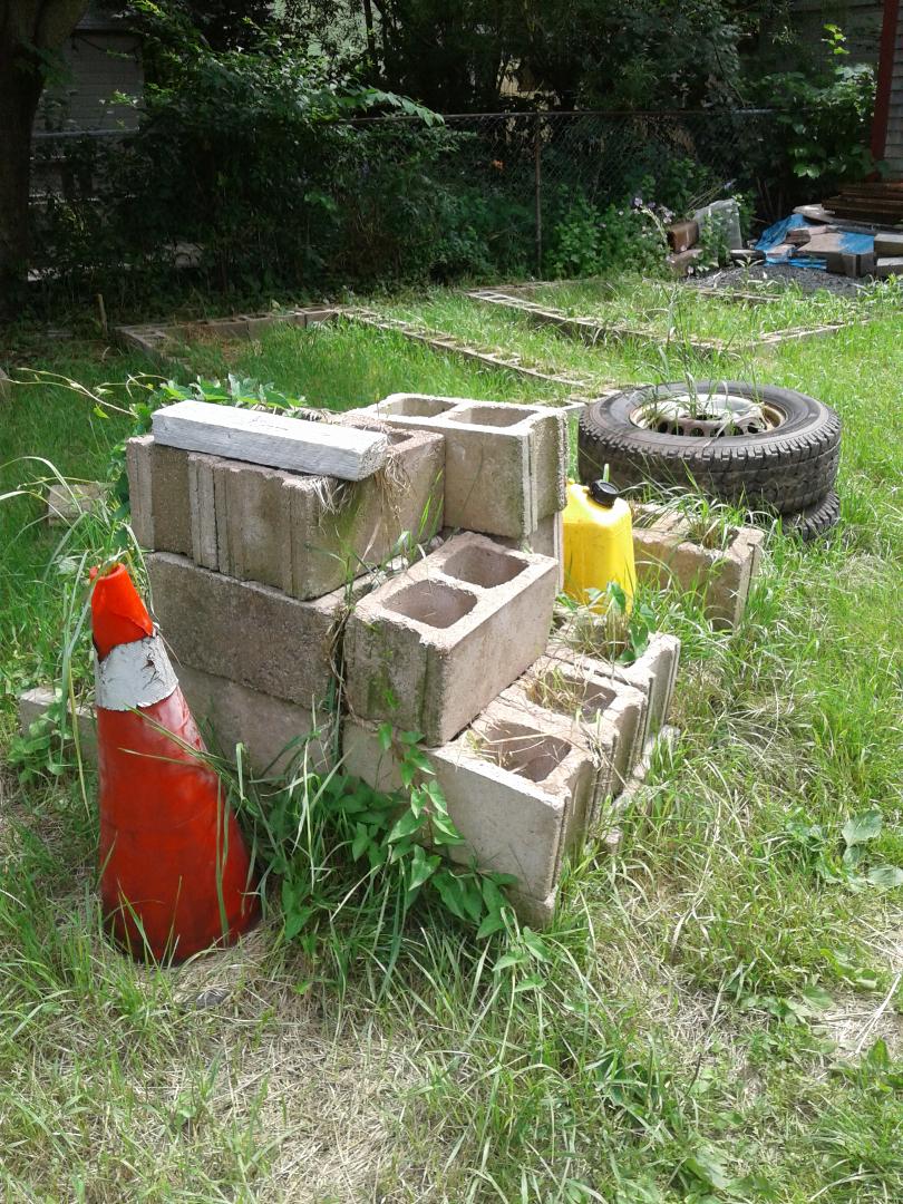 05_mm_cinderblockjerrycan