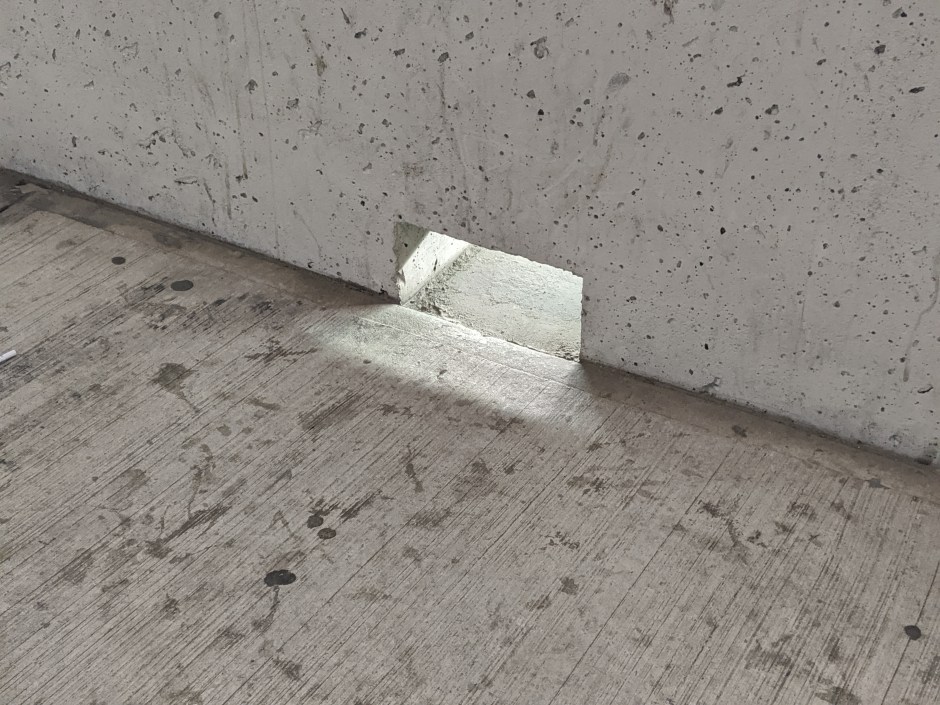 30_catherine_thorny_hole