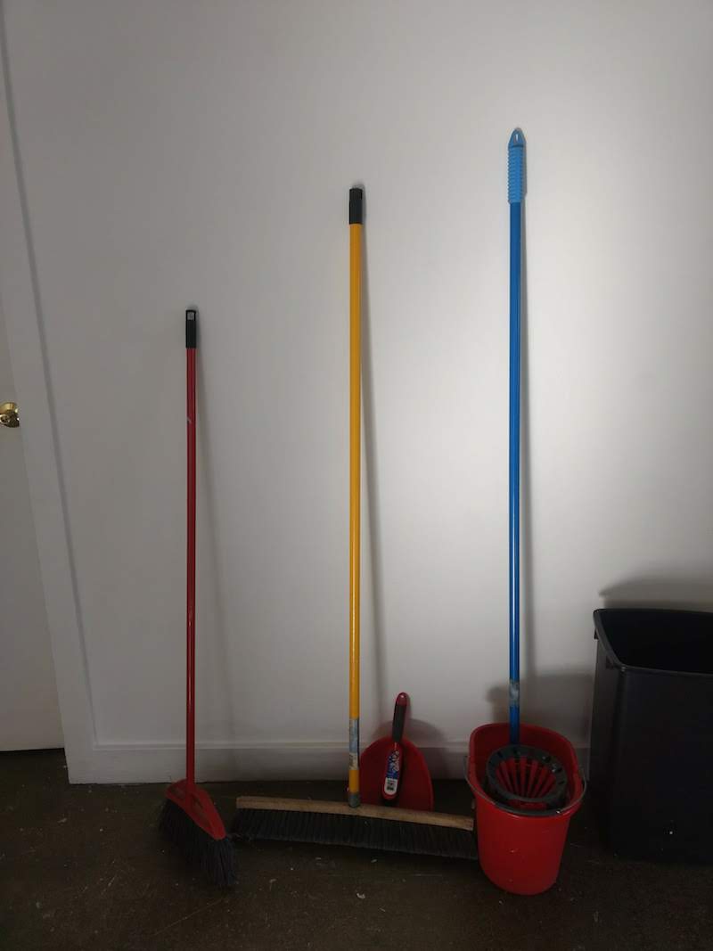 24_BL_brooms