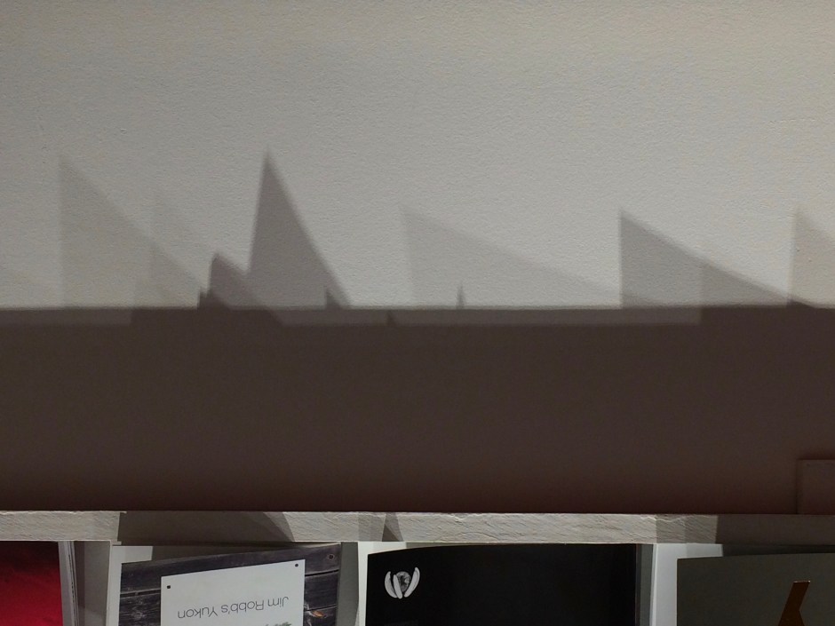 09_reece_bookshelf_01