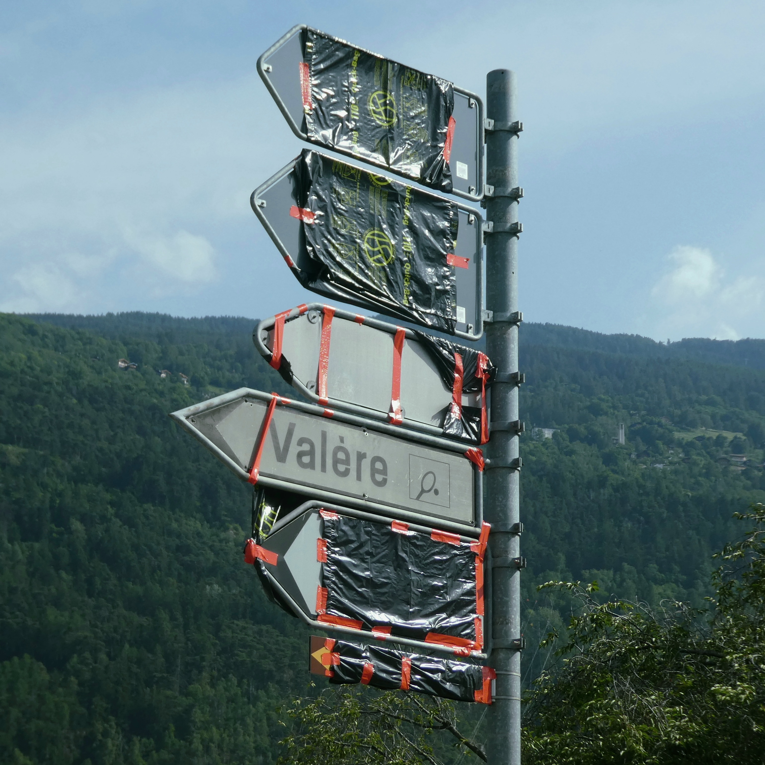 07_maximilien_urfer_signs