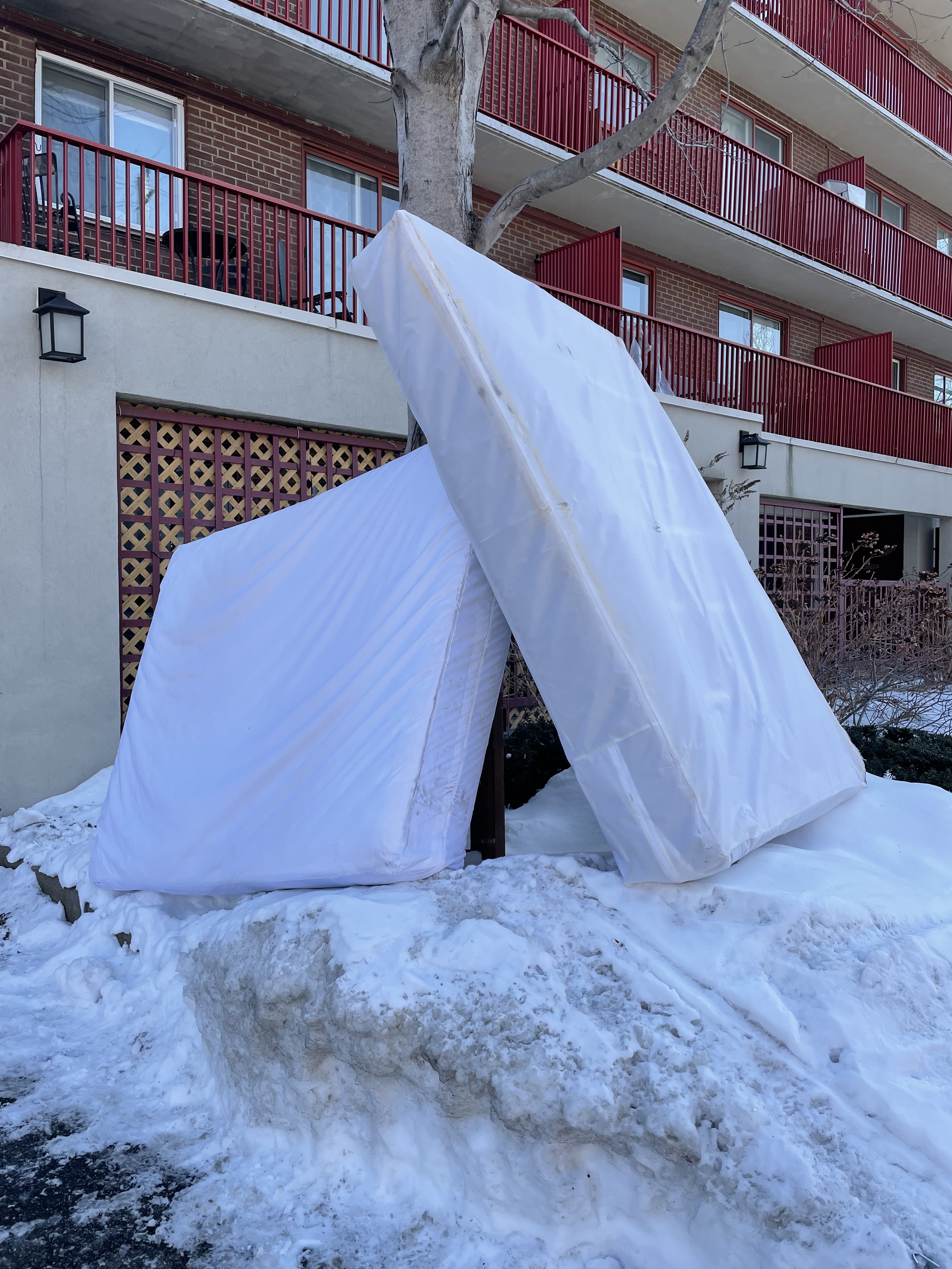 13_mcphail.mattresshenge