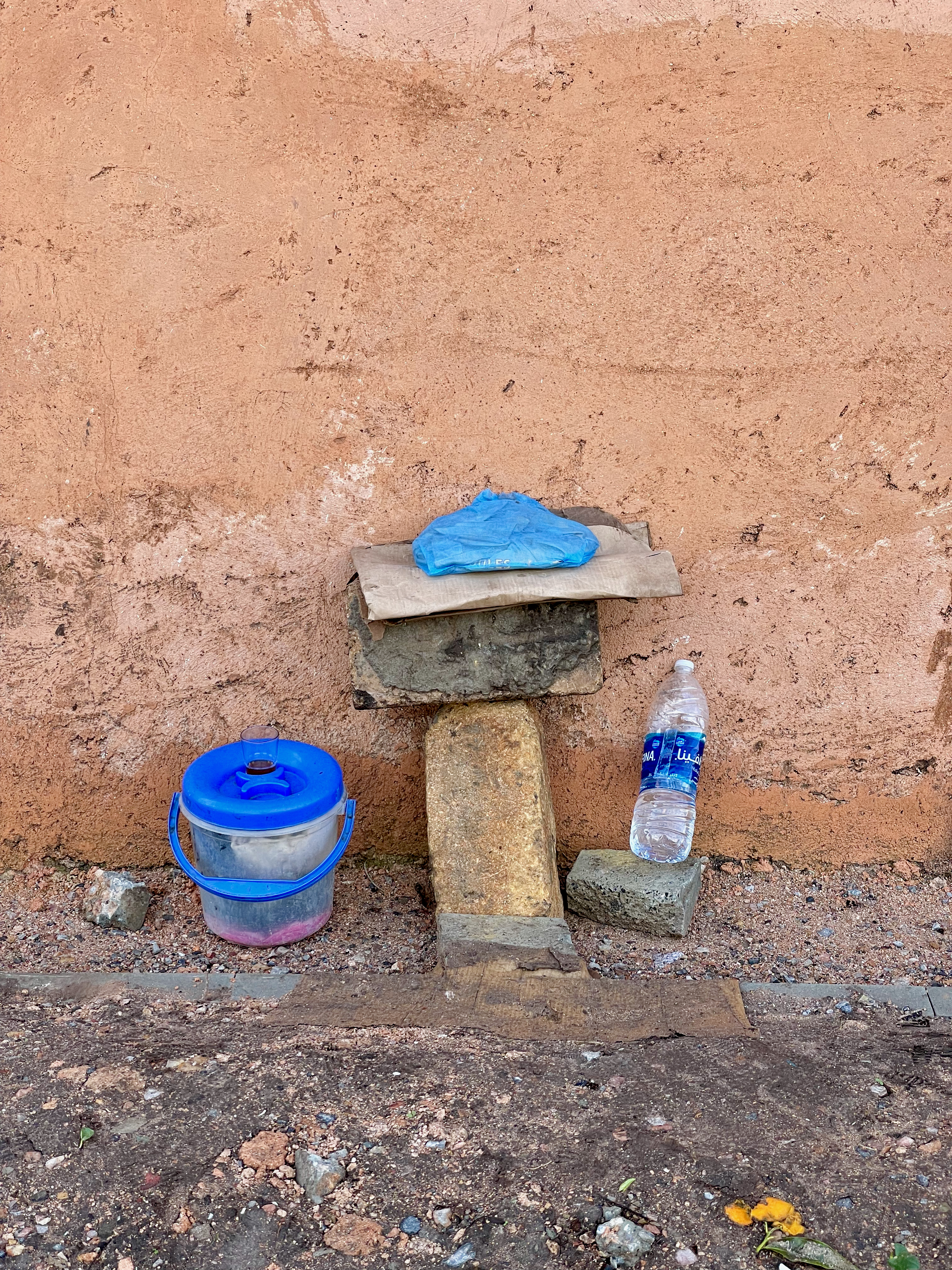 08_chair_waterandTea_partaik