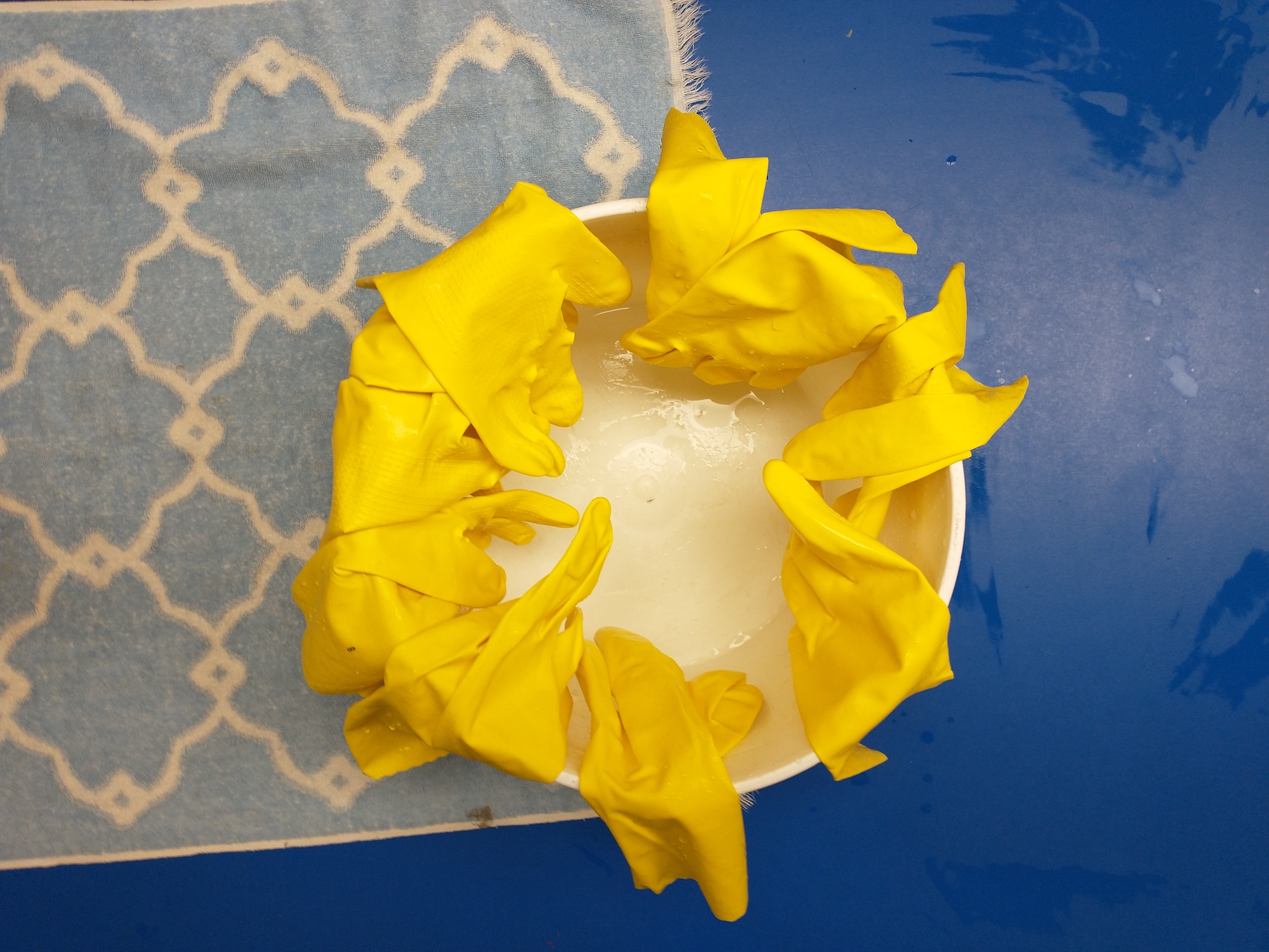 23_BLye_SAD_SEPT_glove circle