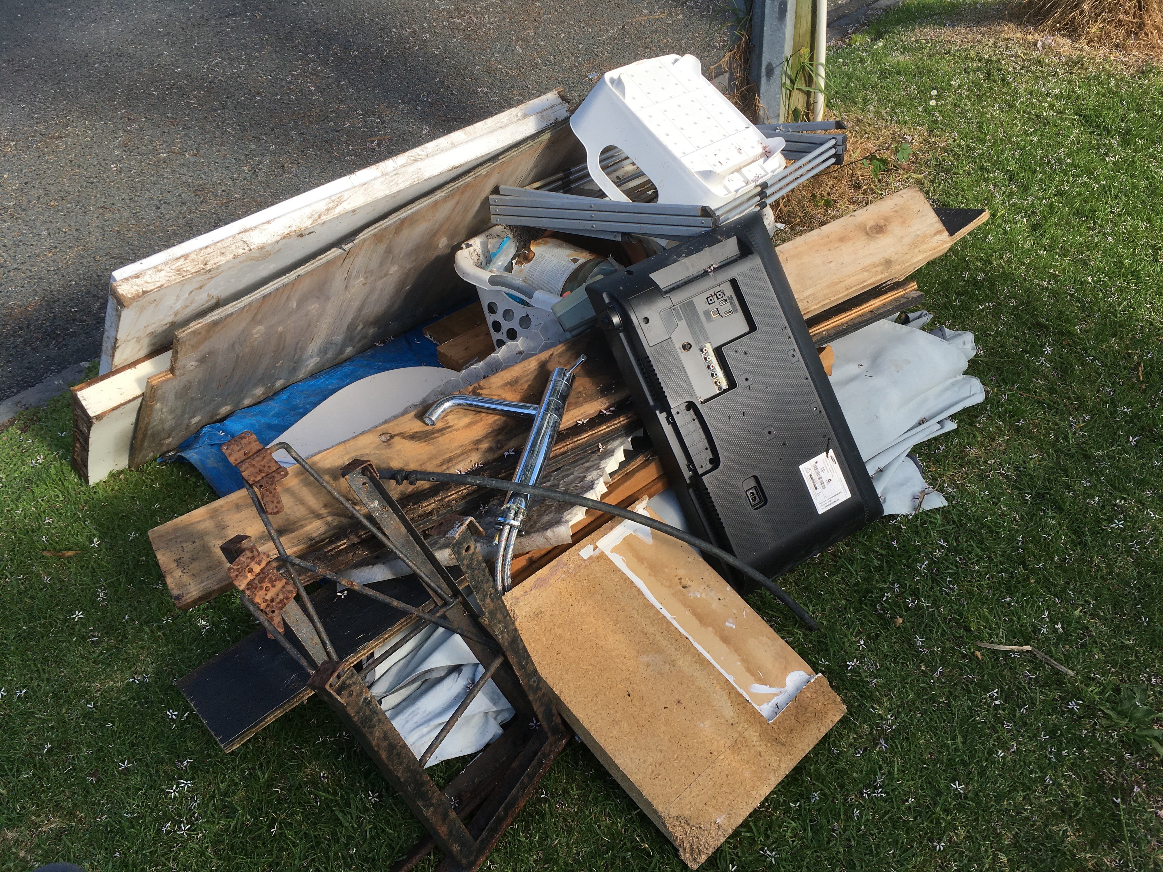 12_Bruce Barber_pile