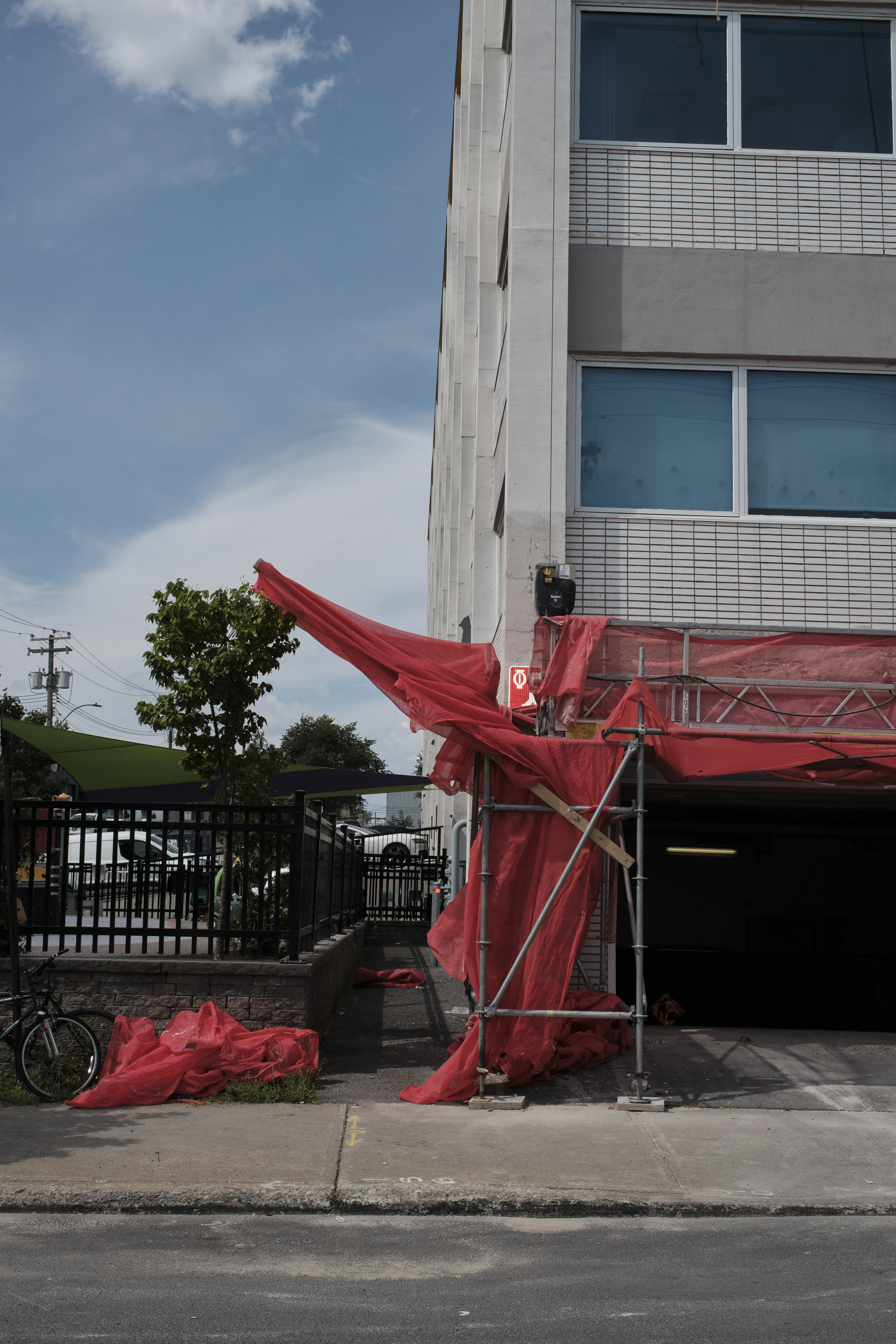 14_DeanGarlickRedTextileSculpture