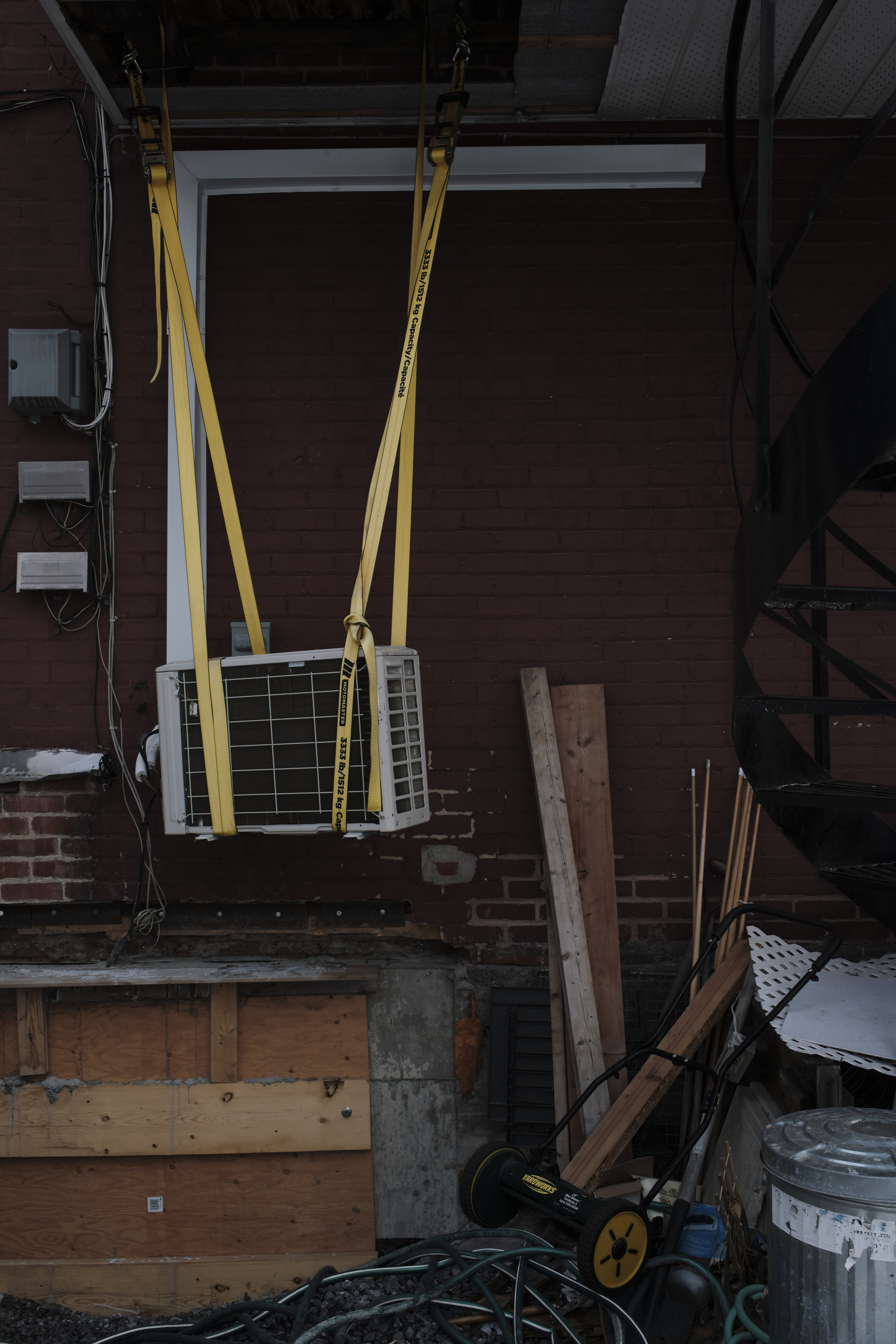 11_DeanGarlickHangingAirconditioinerAprilSAD