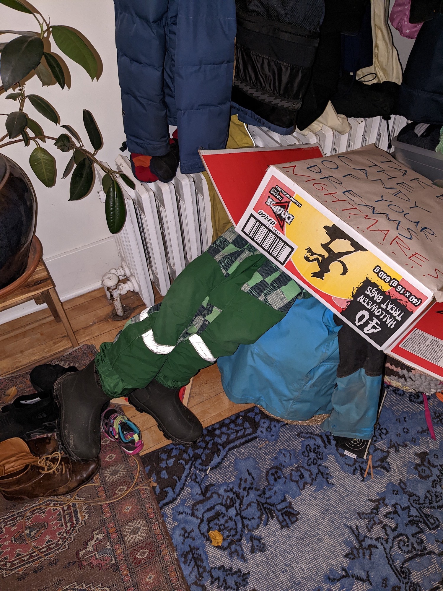 18_BLYE_LEGSUNDERBOX