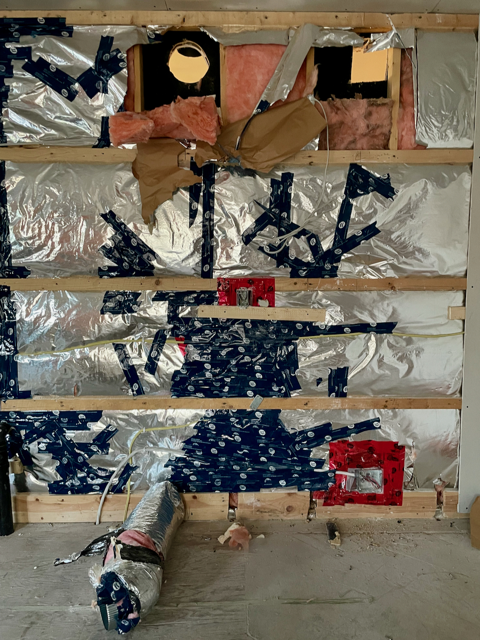 20_taped_wall_partaik