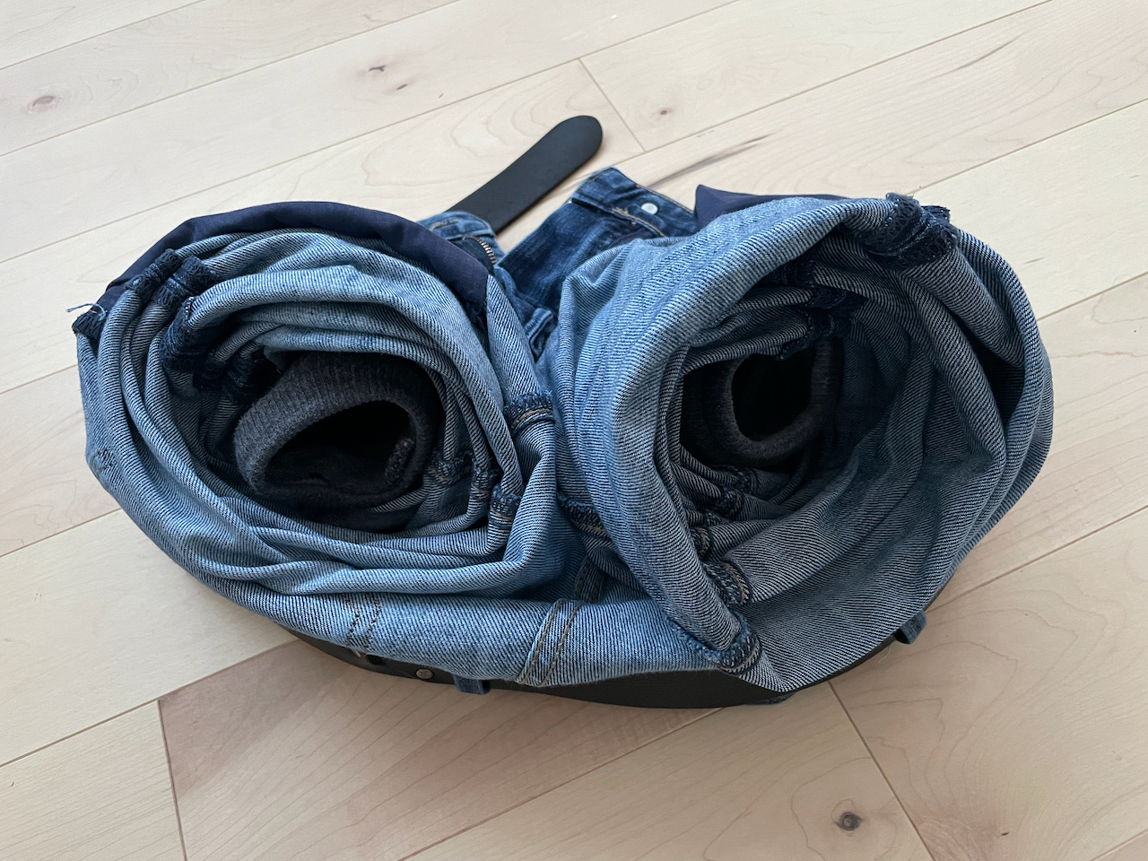 09_pants_socks_partaik