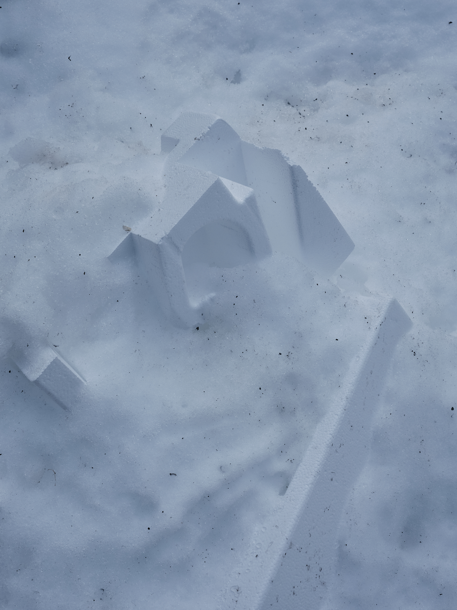 24_Cloes-upWhiteDeanGarlick